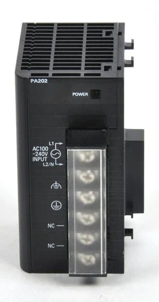 Fuente de alimentación OMRON CJ1W-PA202 - Image 2